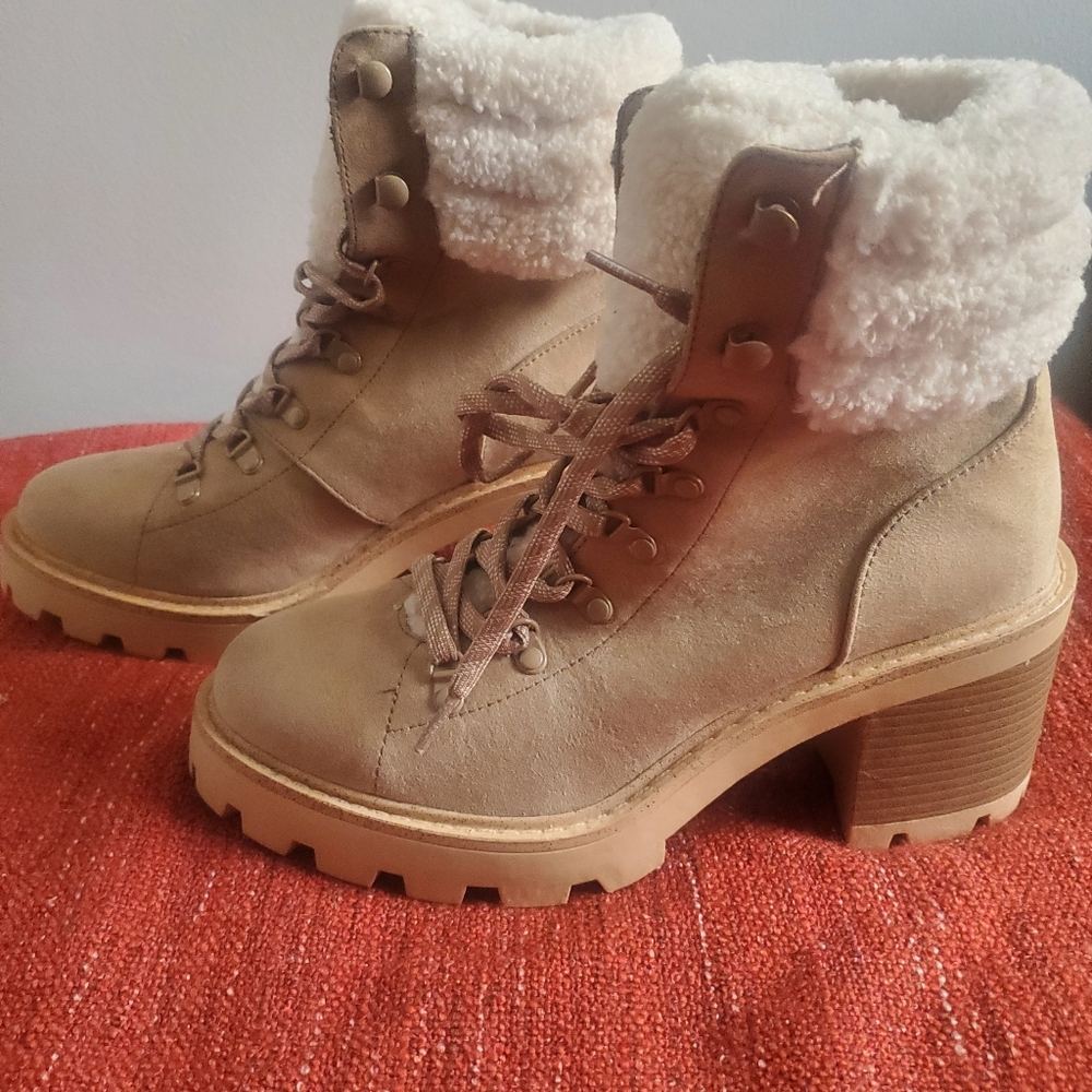 New, with tag Tan Faux Fur Esprit Chunky Lace Up Ankle Boots, Size 9